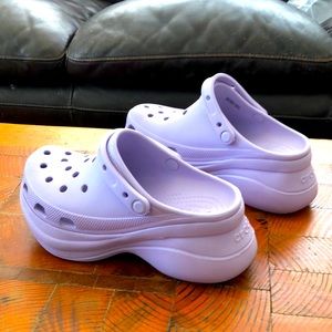“Bae” Platform Crocs in “Lavender”. Size W9/M7 (EUR 39-40). NWT.
